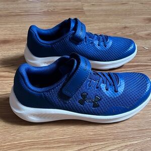 Under Armour boys 3Y New in Box - Blue Sneakers - Lace with Velcro